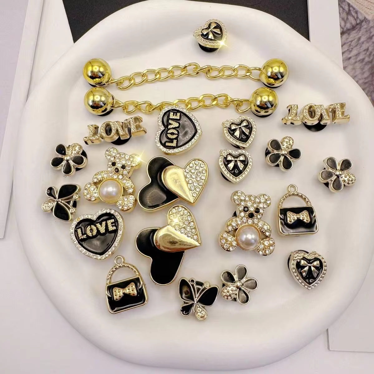 22pcs/Set Removable ABS Accessories Set With Pearls And Rhinestones, Decorated With Hearts, Flowers And Bows, Suitable For DIY Clogs, Sandals And Garden Shoes - Perfect For Valentine's Day And Crafting Projects, Shoe Decorations